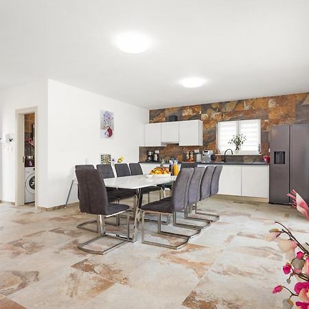 Villa Nur プーラ エクステリア 写真