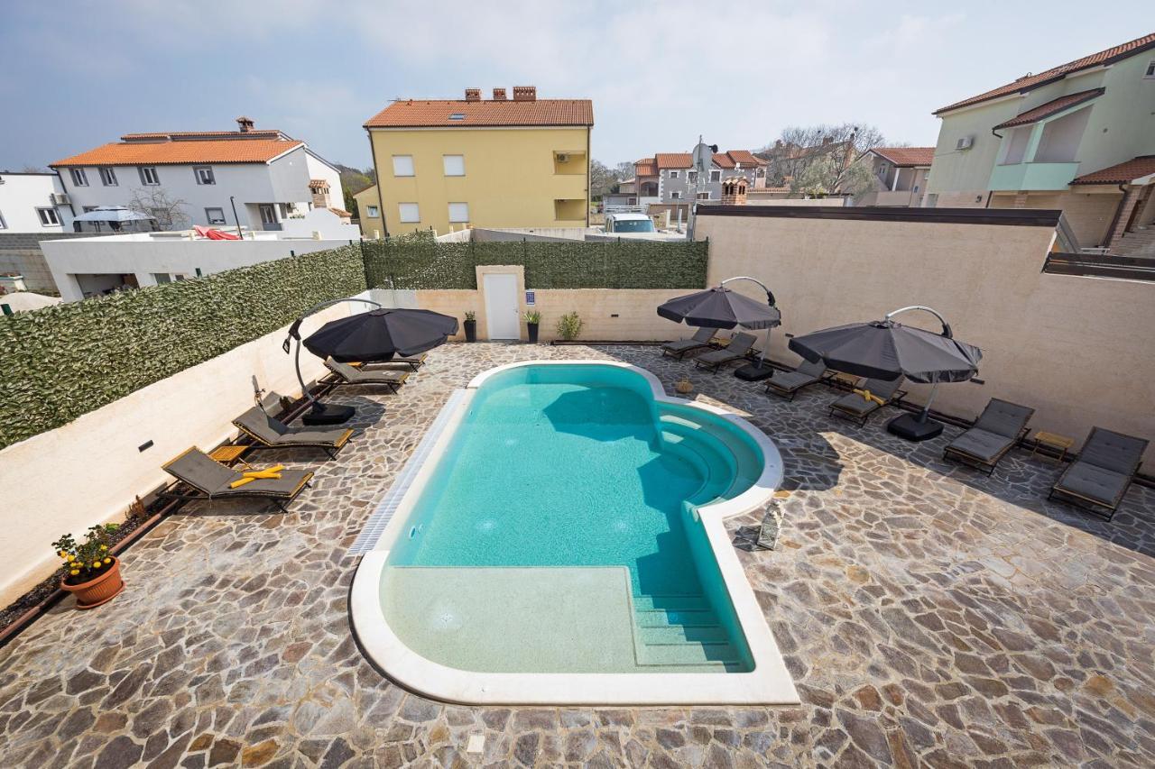 Villa Nur プーラ エクステリア 写真